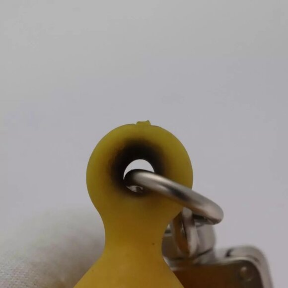 LOUIS VUITTON Charm metal Yellow LV Auth - Picture 15 of 16